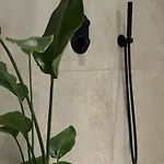 Luxury 2 Bedroom In The Heart Of Lejlighed