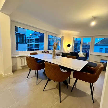 아파트 Luxury 2 Bedroom In The Heart Of 오스텐드
