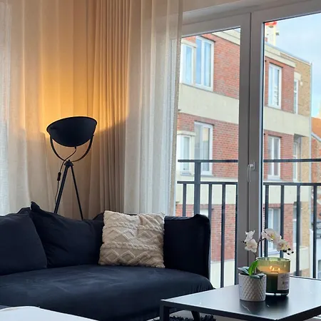 Luxury 2 Bedroom In The Heart Of Διαμέρισμα *
