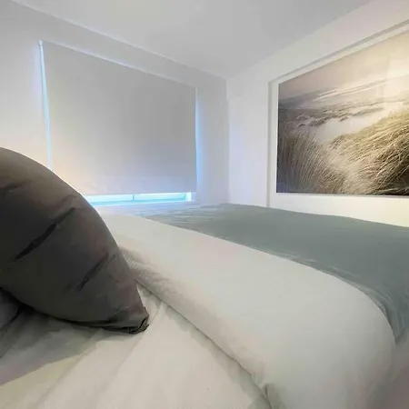 Luxury 2 Bedroom In The Heart Of Daire *