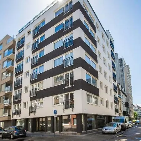 Luxury 2 Bedroom In The Heart Of *